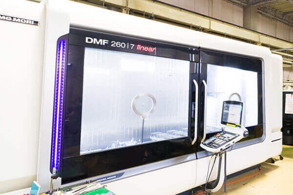 トラベリングコラムマシニングセンター DMF260 linear